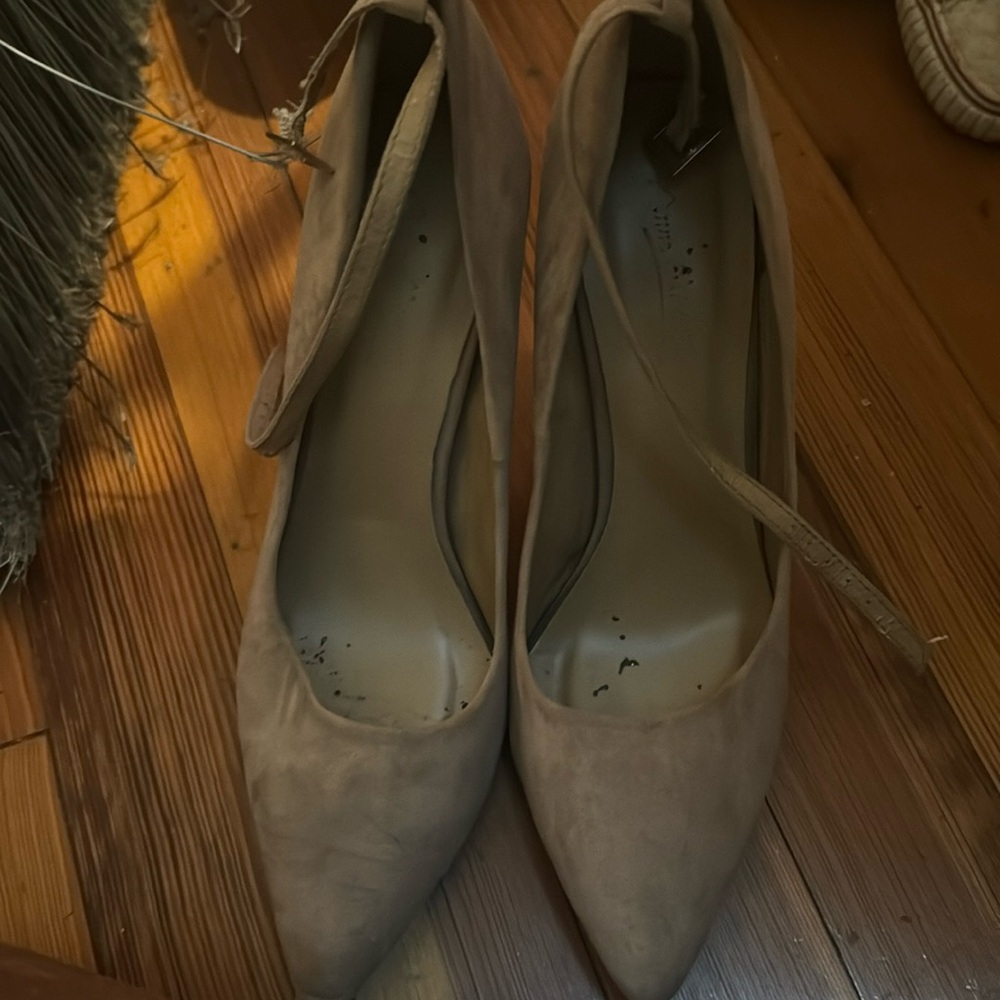 Anne Michelle heels